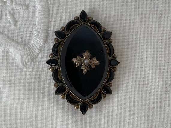 Antique Victorian Onyx Pearl and Gold Mourning Je… - image 4