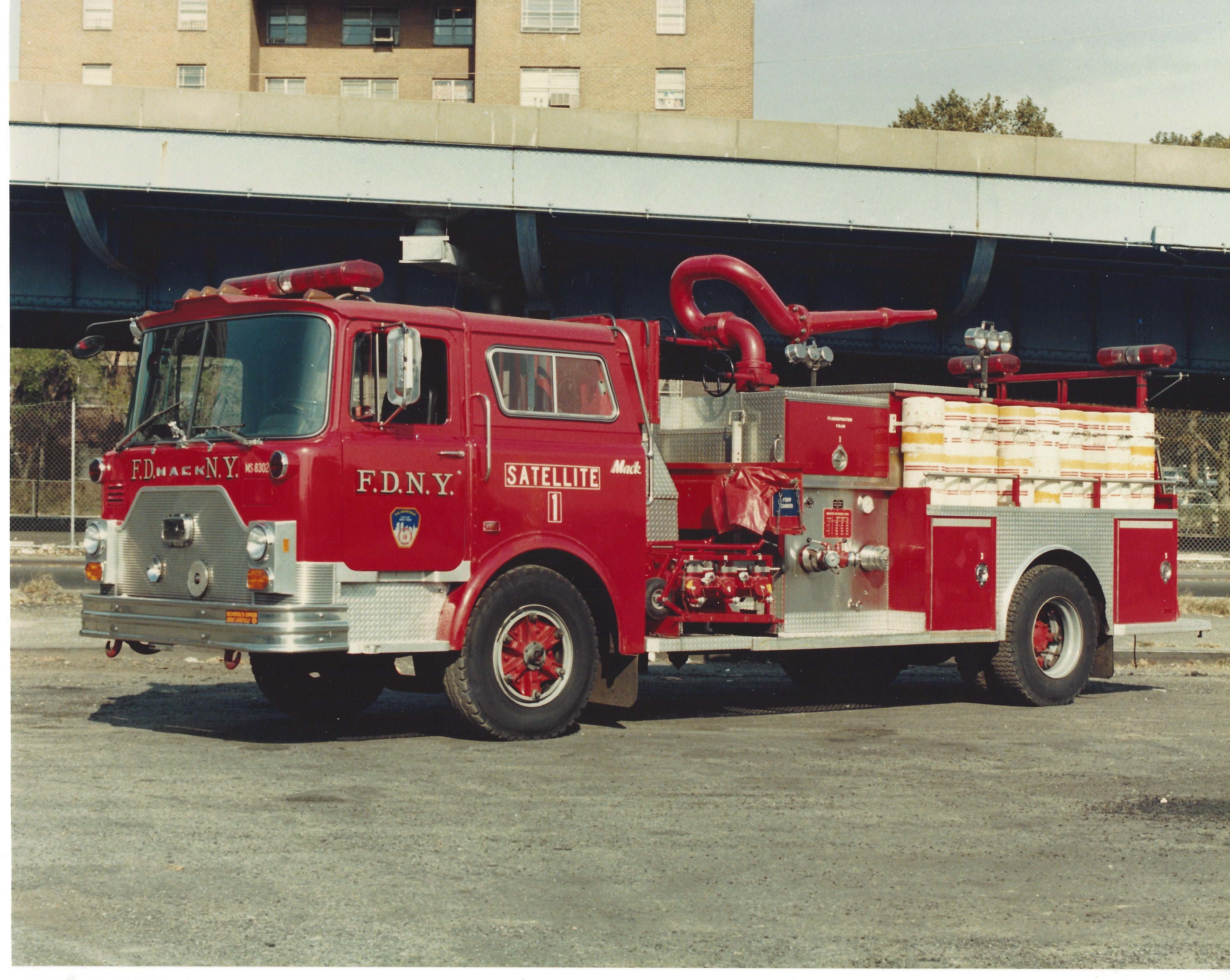 FDNY SATELLITE 1 8x10 Inch Color Photo 1983 Mack Etsy