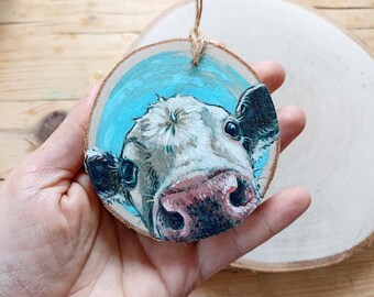 Cow painted by hand on a small wooden slice,  lovely pendant, home decoration