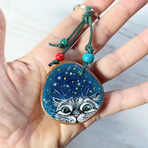 Hand-Painted Wooden Keychain - Funny Peeking Cat