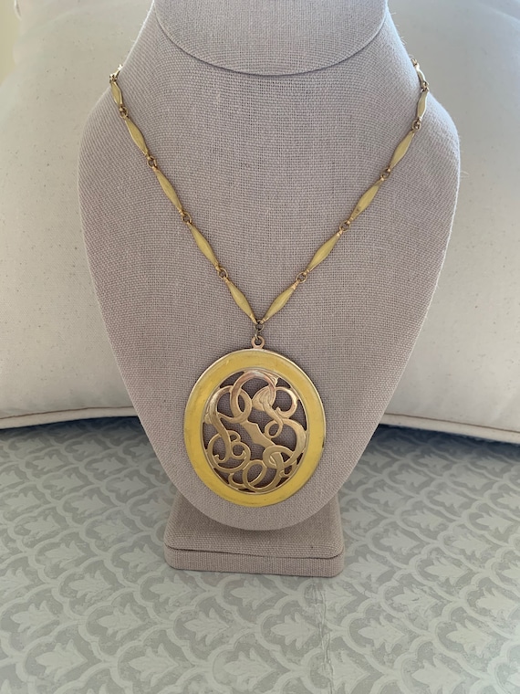 Vintage sunny yellow enamel pendant necklace