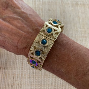 Vintage goldtone and turquoise bead hinged bracelet