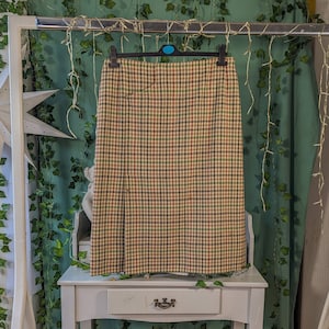 Dark Light Academia Corpcore Vintage Wool Glenogle Tweeds Of Lochearmhead Midi Skirt.
