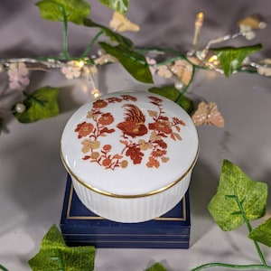 Vintage Wedgewood Bone China Trinket Dish with Lid and Oriental inspired Rooster Pattern.