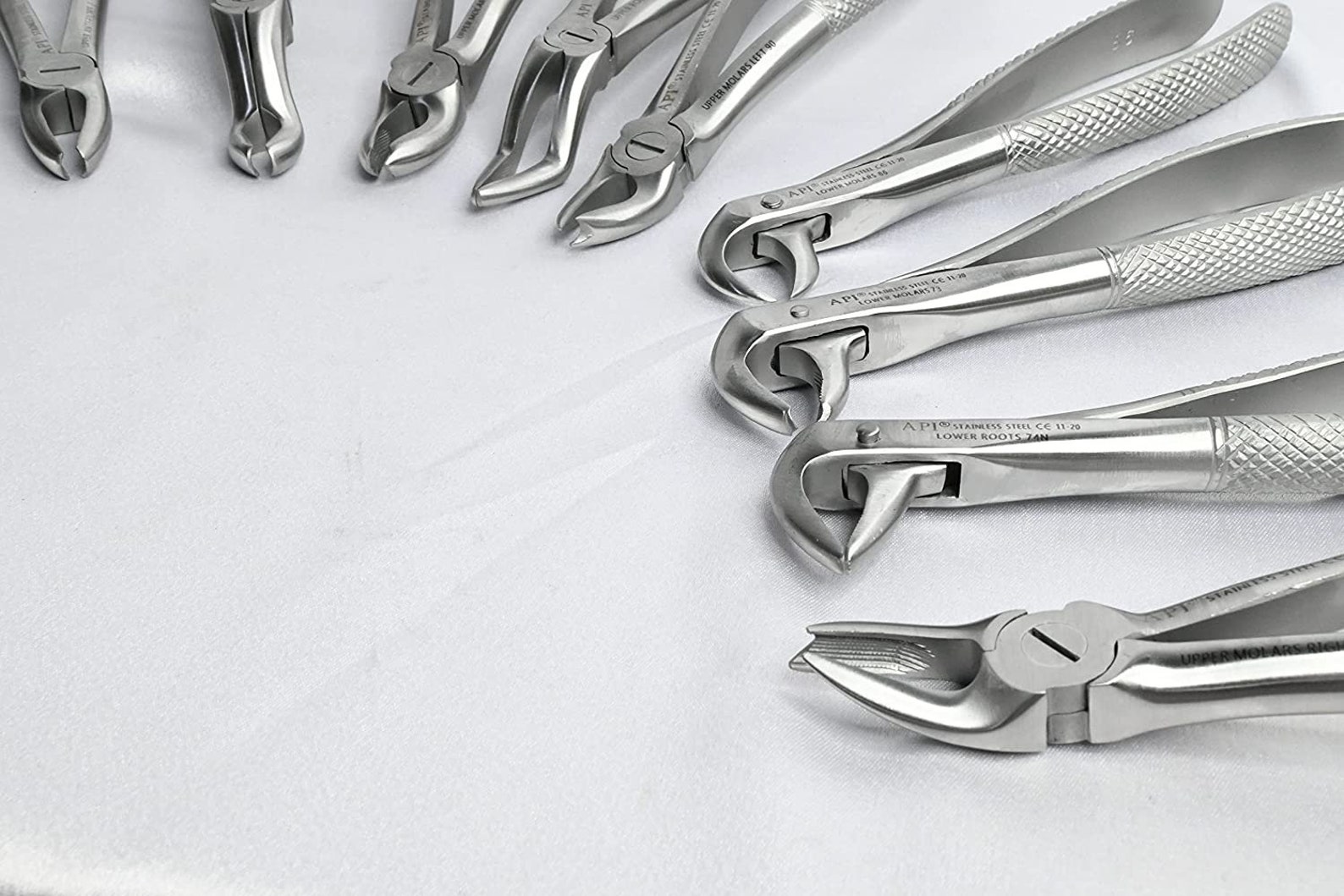 thumbnail interactive-video image 1 of AA Pro Dental Tooth Extraction Forceps #101 - Stainless Steel Dentist Lab Tool 1 of 2