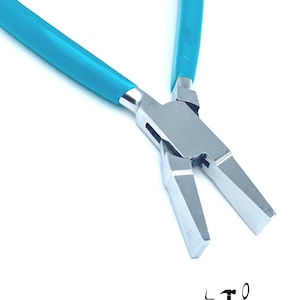 Duck Billed Pliers: Wide Jaw Metal Smith Tool (6-1/2 inch)