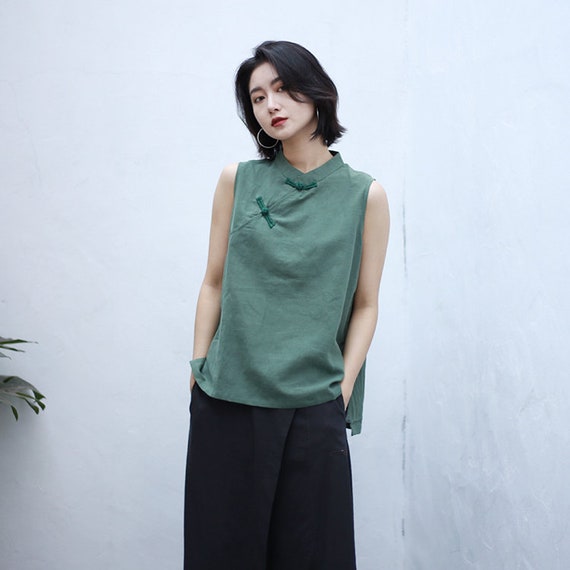 Outfit con camicia senza maniche, top smanicati 2025