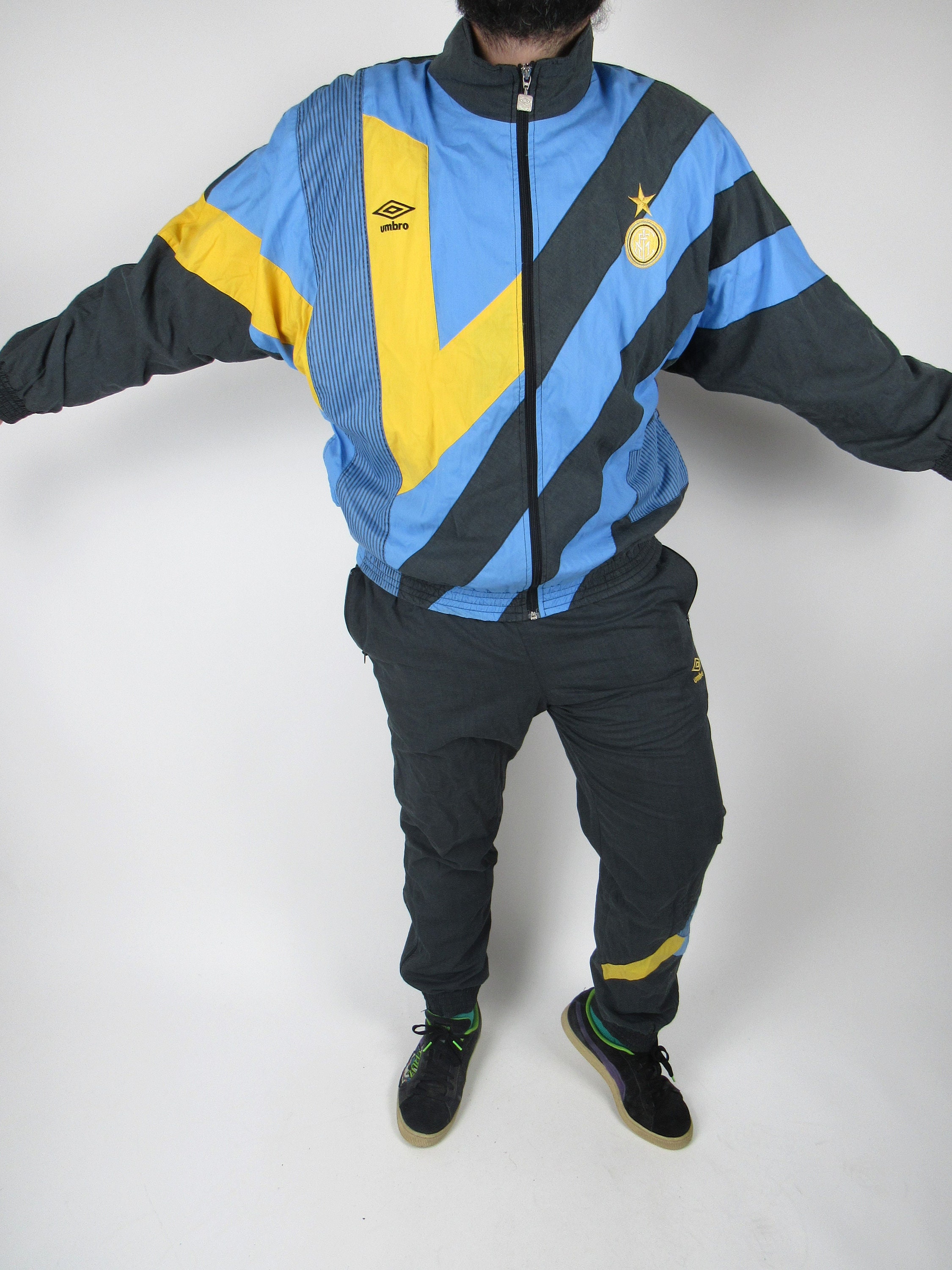 ブランド品専門の Dres Umbro FC Inter Replikit w stylu vintage z lat 90 ウェア