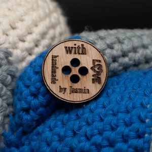 Personalized buttons made of real wood "Handmade with Love + Name" 25 mm diameter / three different types of wood possible