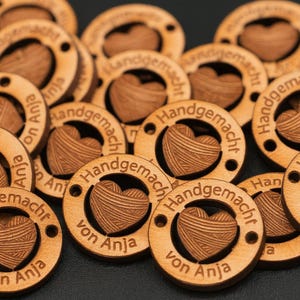 Set of 20 - Personalized wooden labels "Handmade" - button shape - 15 mm - beech or cherry - ideal for DIY & handmade projects