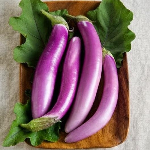 USA SELLER Long Asian Eggplant 25 seeds HEIRLOOM (Solanum melongena)