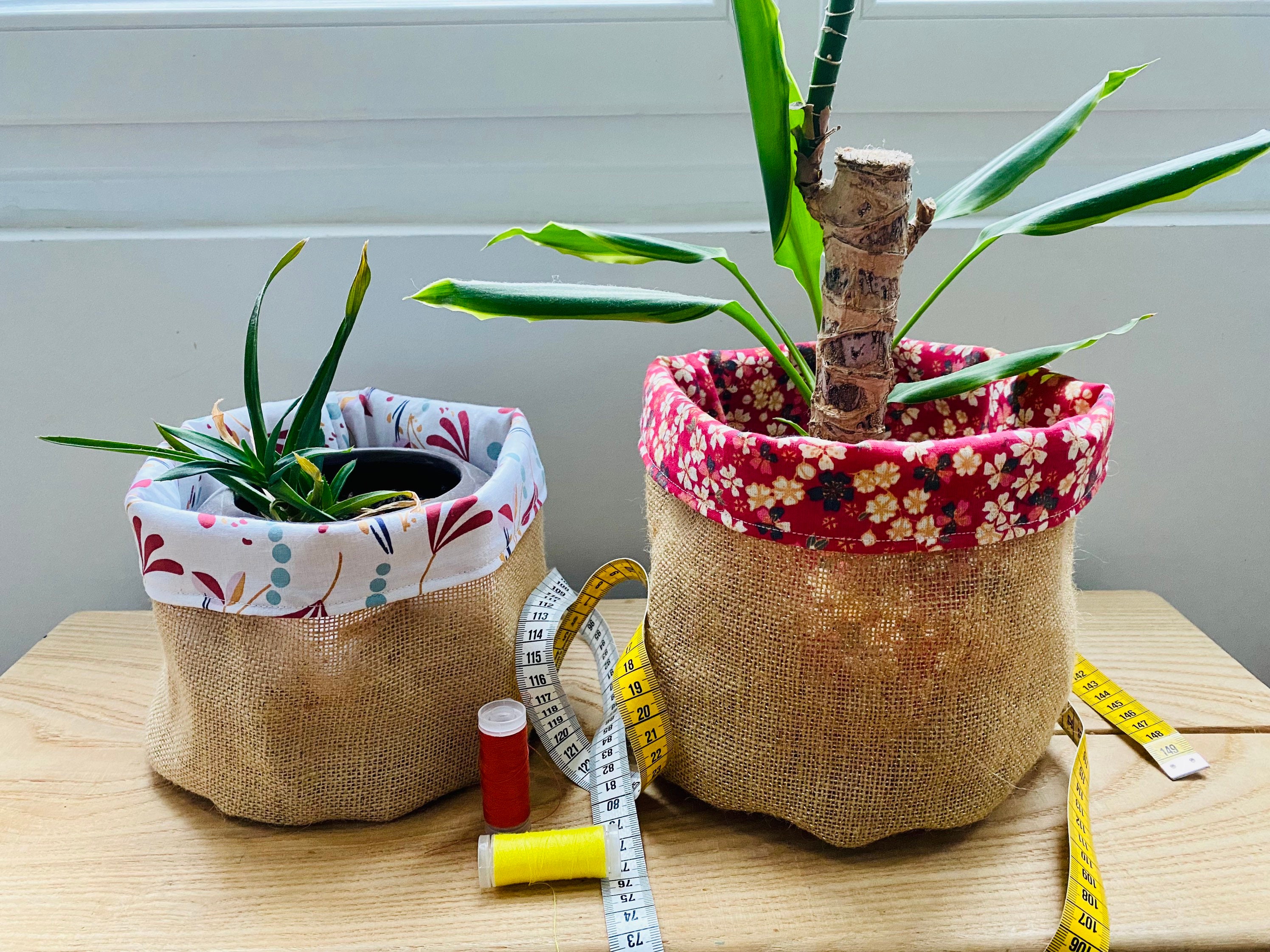 Cache Pot en Tissu et Toile de Jute