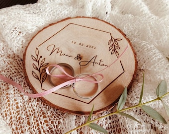 Ring cushion, wooden disc "Hexagon, leaves", wedding rings, ring board, branch disc, ring holder, personalization, old pink, laser engraving, approx. 10 cm