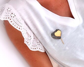 Genuine gold leather heart brooch, customizable flower pin, sample gift, elegant women's jewelry