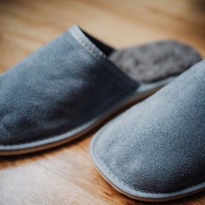 Men's leather slippers, grey suede, wool lining. image 5