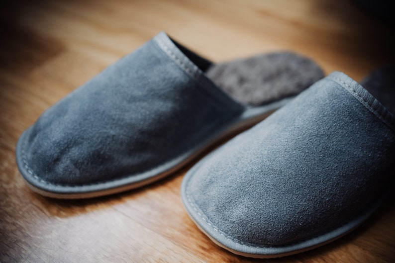 Men's leather slippers, grey suede, wool lining. image 5