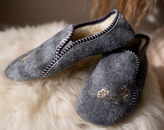 Women's Wool Slippers, Non-Slip Soles, Cosy Indoor Footwear, Handmade slippers, Felt slippers