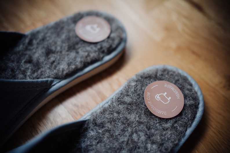 Men's leather slippers, grey suede, wool lining. image 6