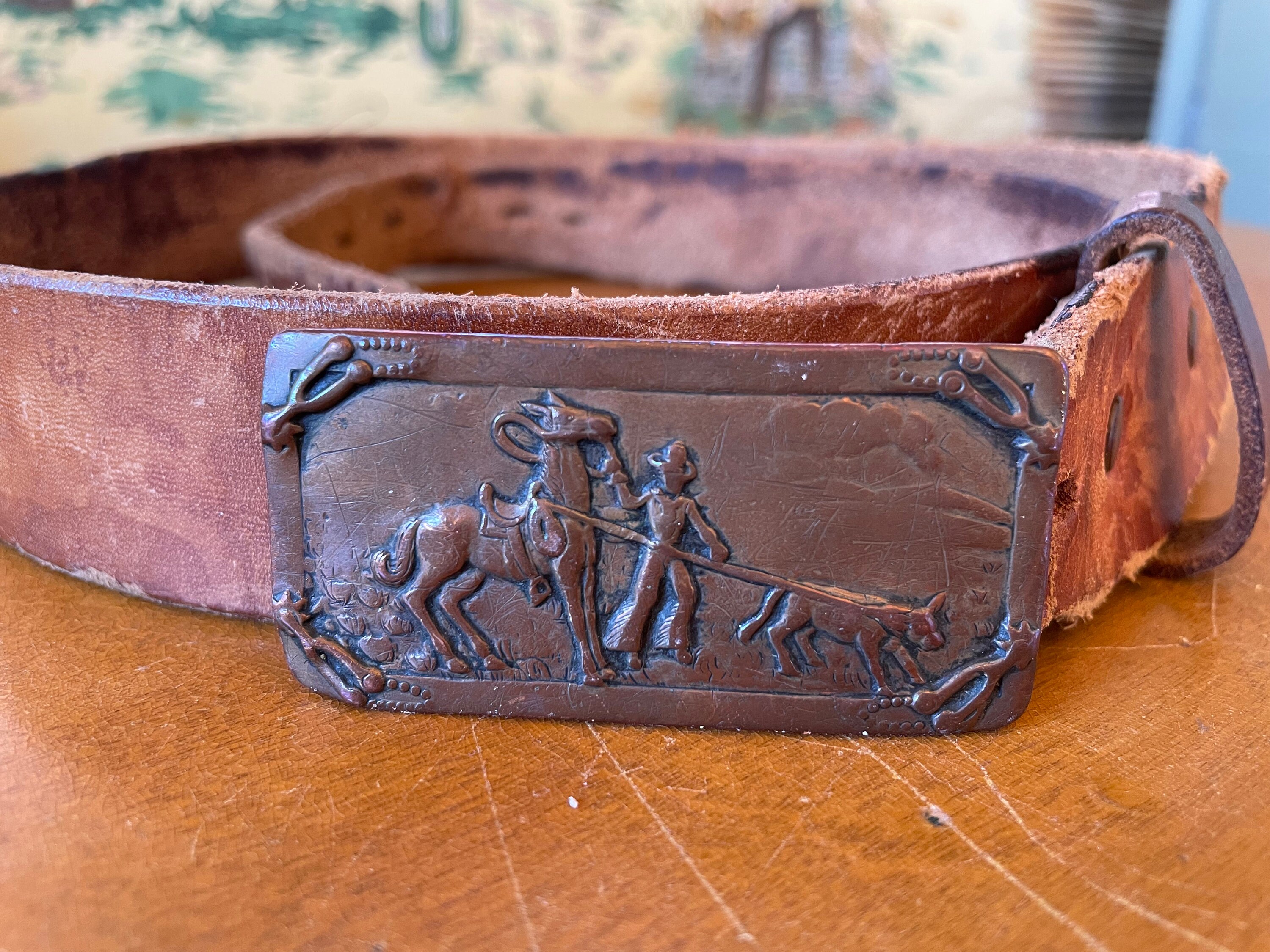 thumbnail interactive-video image 1 of Vintage Western Cowboy Belt Buckle – Copper Floral Engraved – Fits 1" (25mm) Strap 1 of 3