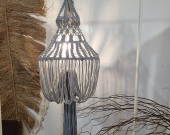 Handgemaakte grijze macrame lampenkap met kwastjes - Boho interieur