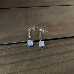 Boucles d'oreilles cubes en quartz craquelé en or ou en argent image 4