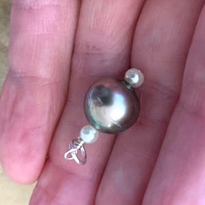 Warm Silver Tahitian Pearl with White Pearls Pendant