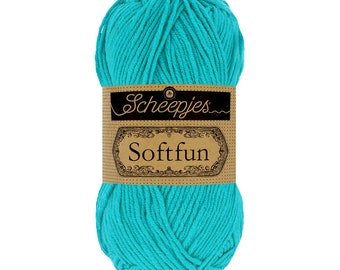 Puede incluir: Un ovillo de hilo Scheepjes Softfun azul turquesa.