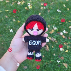 Bambola all'uncinetto TXT Yeonjun GGUM (realizzata su ordinazione)