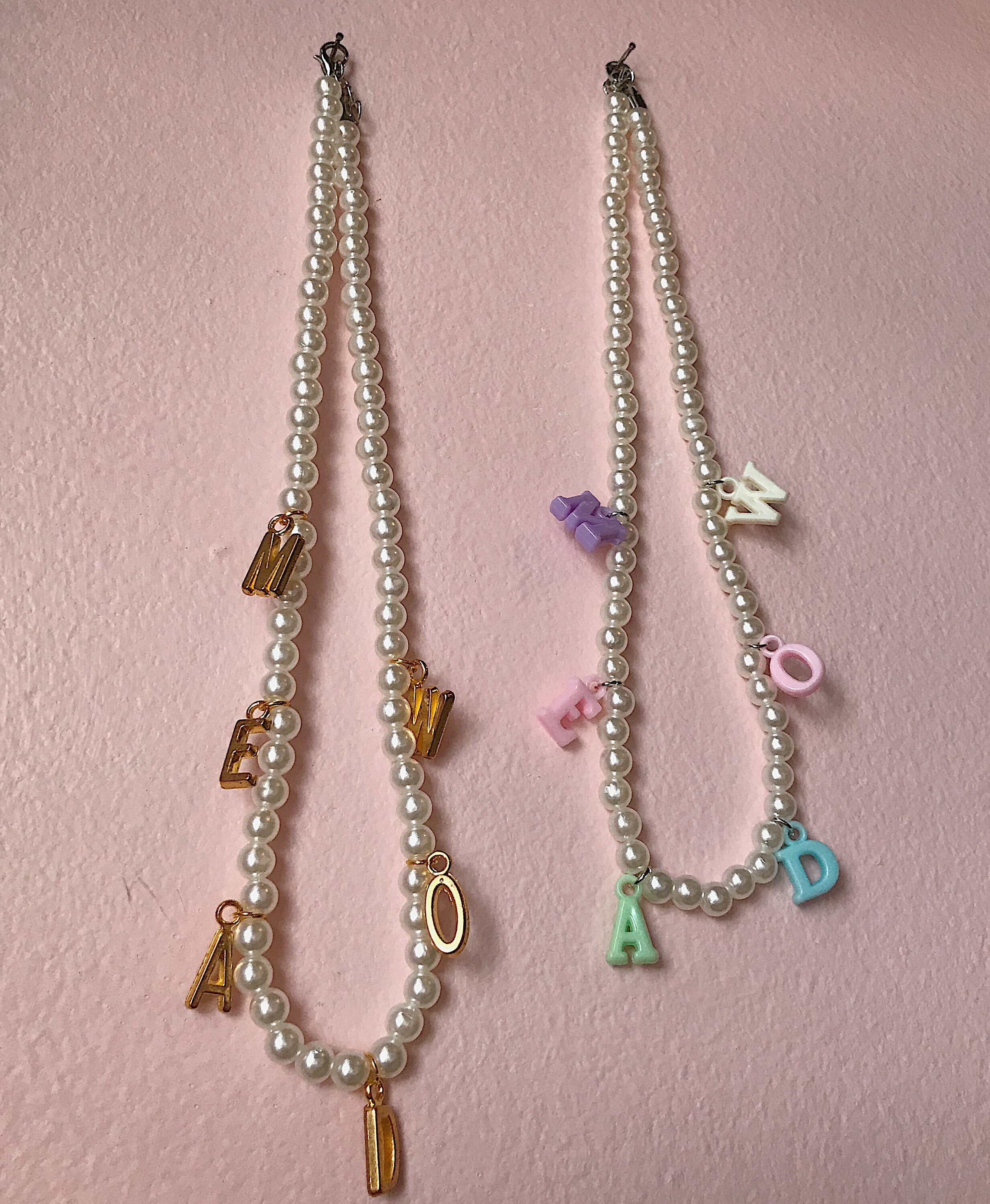 collier lettre perle