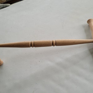 Niddy Noddy made of Oak, cherry or Walnut, very useful to remove and/or store fiber such as yarn after spinning.