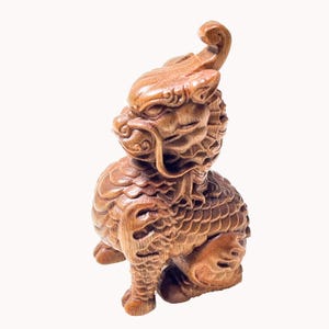 Escultura de madera de Qilin (麒麟) chino, criatura mítica que representa la paz y la prosperidad, estatua Feng Shui, decoración oriental para el hogar.