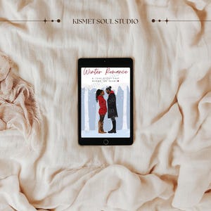 Puede incluir: Una portada de libro digital con una escena de invierno que presenta a una pareja con ropa roja y negra. El texto de la portada dice "Winter Romance: A Love Story That Warms The Heart".