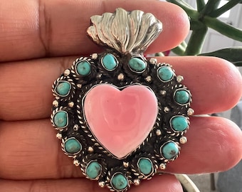Heart-shape Queen conch shell set with natural turquoise pendant, Tibetan repousse silver, Handcrafted, 2x1.50 inches (P-166)