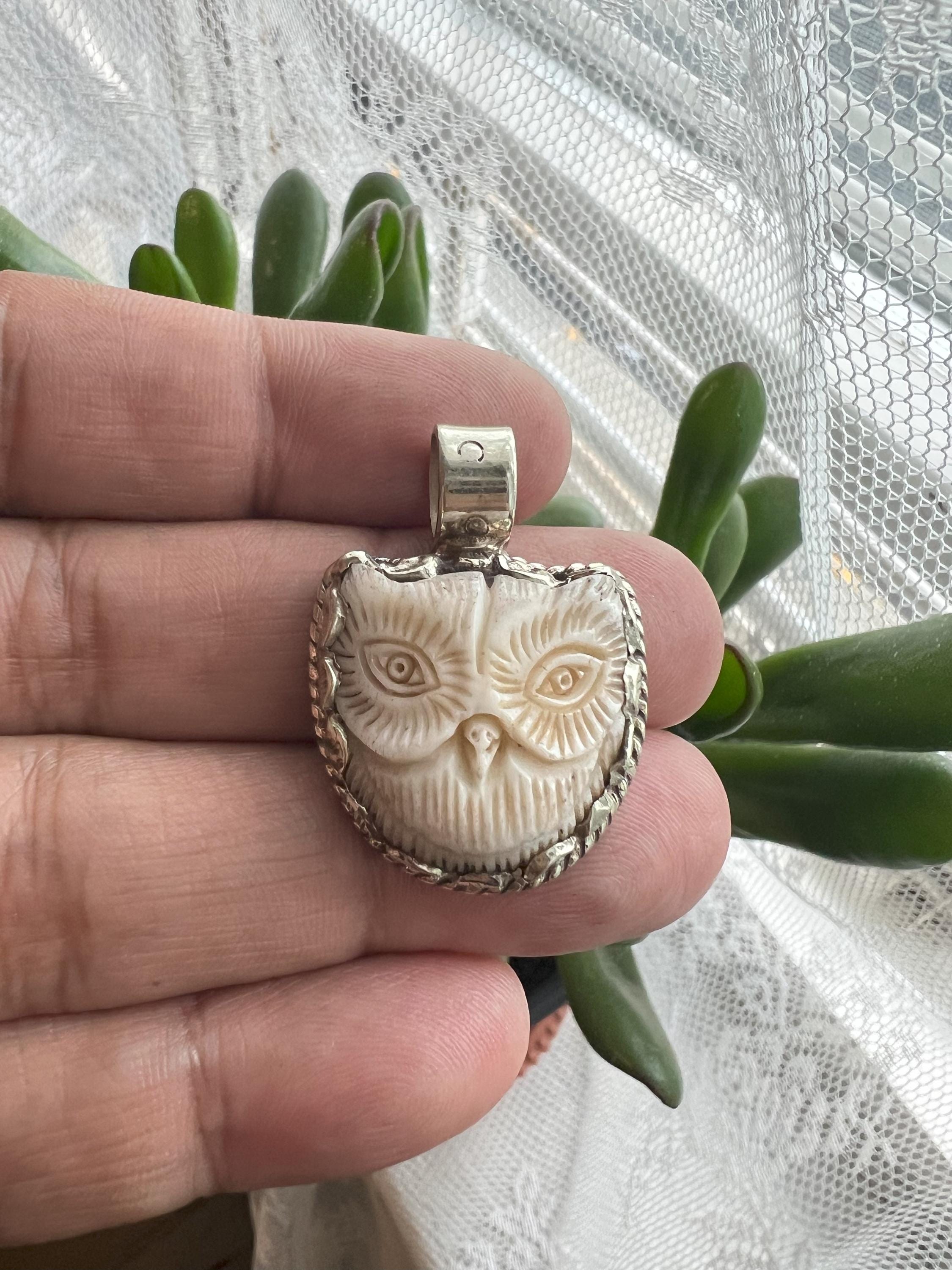 Animal hand carved Pendant with Owl, Handcrafted, Ethnic Jewelry, Nepal(P-25)