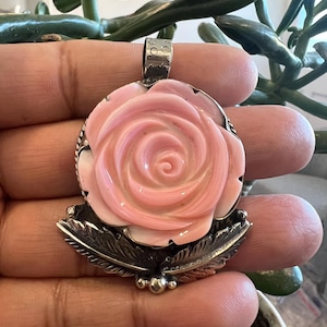 Queen Pink Conch shell floral carved pendant, Handcrafted, Rose, Tibetan repousse silver, 2x1.7 inches (B-9)