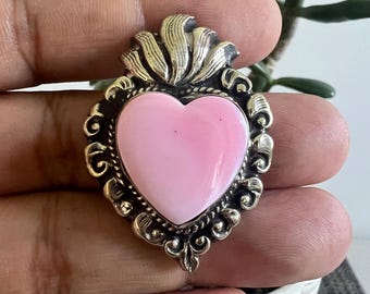Pink conch shell pendant, 1.75x1.25 inches, Handcrafted, Tibetan repousse silver,1.75x1.25 inches  (P-195)