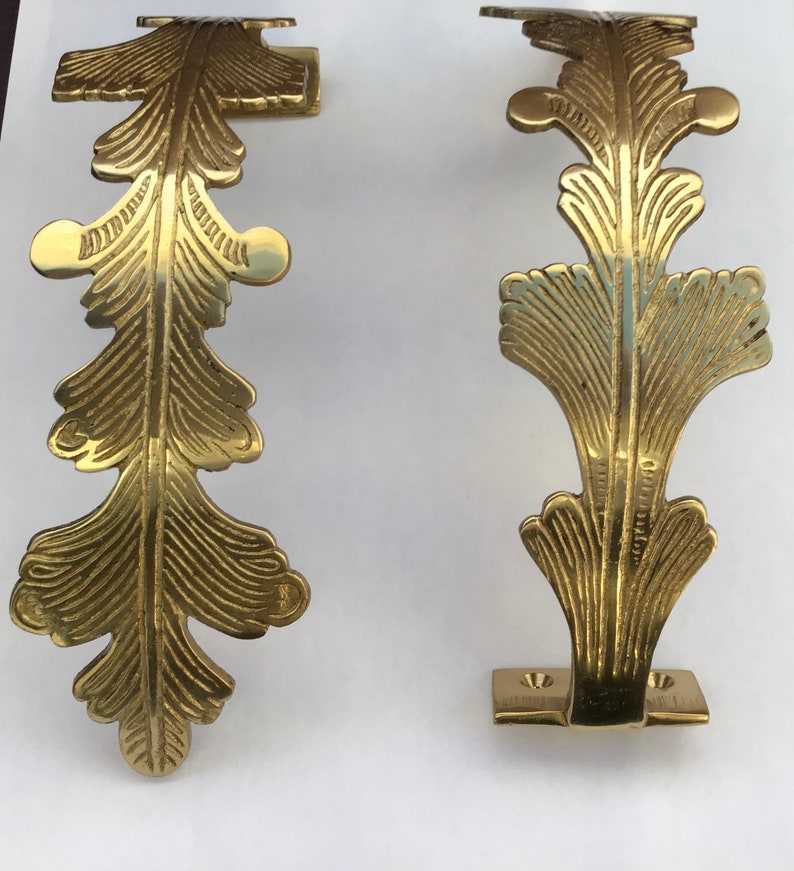 1 X Pair of Large Classic Brass Feather Curtain Tie Back Wall Mounted