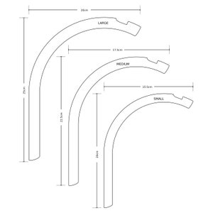 Puede incluir: Diagrama que muestra tres tama&ntilde;os de un producto met&aacute;lico curvo, etiquetado como "Grande", "Mediano" y "Peque&ntilde;o". El producto tiene 20 cm de ancho y 22,5 cm de alto. El tama&ntilde;o grande tiene 25 cm de alto, el tama&ntilde;o mediano tiene 17,5 cm de alto y el tama&ntilde;o peque&ntilde;o tiene 15,5 cm de alto.
