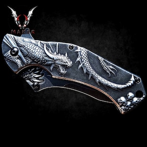 Stonewash Dragon Claw Knife 8.2&quot; Fantasy Relief Sculpture for Hunting, Gift for Men, Father, Boyfriend, Halloween, Christmas VuMaker-778