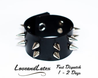 Latex Spike armband, zwaar, accessoires