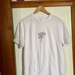 White t-shirt collection bouquet of flowers _ large embroidery