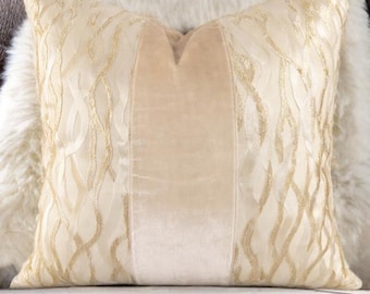 Lyxigt guld- och krämfärgat dekorativt örngott 18x18 | Sammetskudde med accent | Modern glamourös heminredning