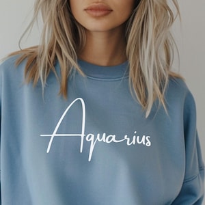 Aquarius Cursive Sweater - Elegant Minimalist Zodiac Sign Sweater for Aquarius - Gift for Astrology Lovers