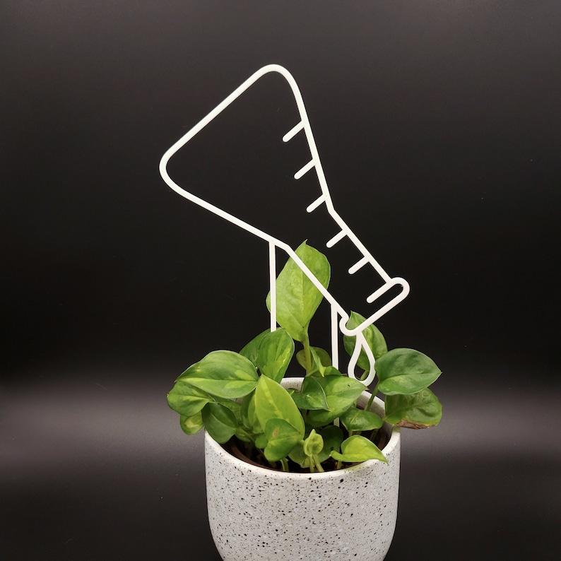 Pouring Flask 3D-printed Trellis