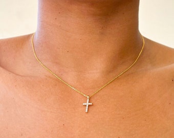 Collier croix orné de bijoux | Collier Crucifix avec diamants | Collier religieux | Collier « sacré »