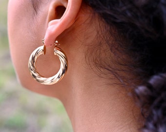 Kleine dikke oorringen | 30 mm gouden ring | Statementoorbellen | "Tempie"-hoepels