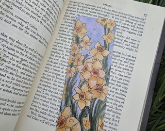 Flourishing Daffodils Bookmark - Watercolour Floral Art for Book Lovers, Cottagecore Gift