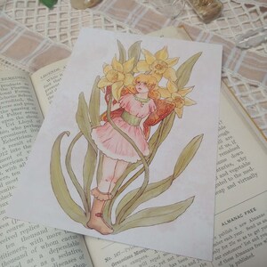 Petite carte artistique fée jonquille ; 5 x 7 oeuvres d'art originales, impression ou cadeau pour elle ; Papillon, jardin féerique, vibrations vintage, fées vintage, cottagecore