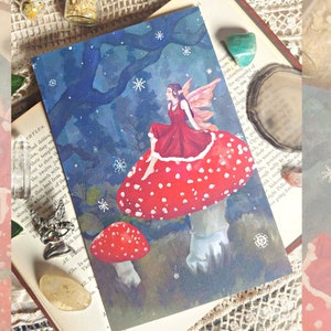 Carte de voeux fée Amanita || Carte Fairycore 5x7 avec dos vierge || Champignon agaric tue-mouche, Fantasy Fae Wilds, Bénédictions de Yuletide, Champignons rouges