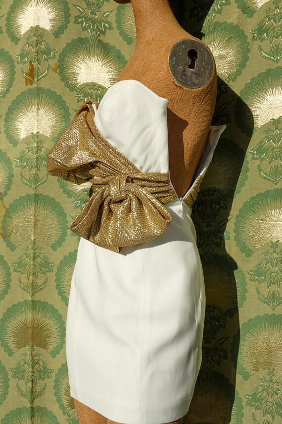 Vintage Mini Dress - White & Gold Metallic Lam Sash - Strapless Dress - Cocktail or Evening Dress - XXS/XS